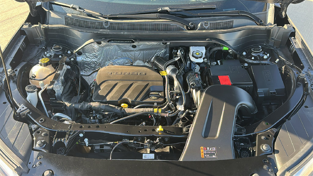 Used 2025 Chevrolet Trax ACTIV w/ Driver Confidence Package FWD image 3