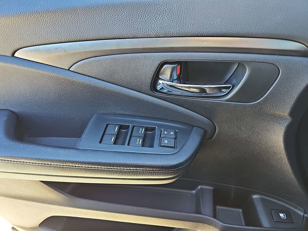 Used 2022 Honda Pilot Sport image 31