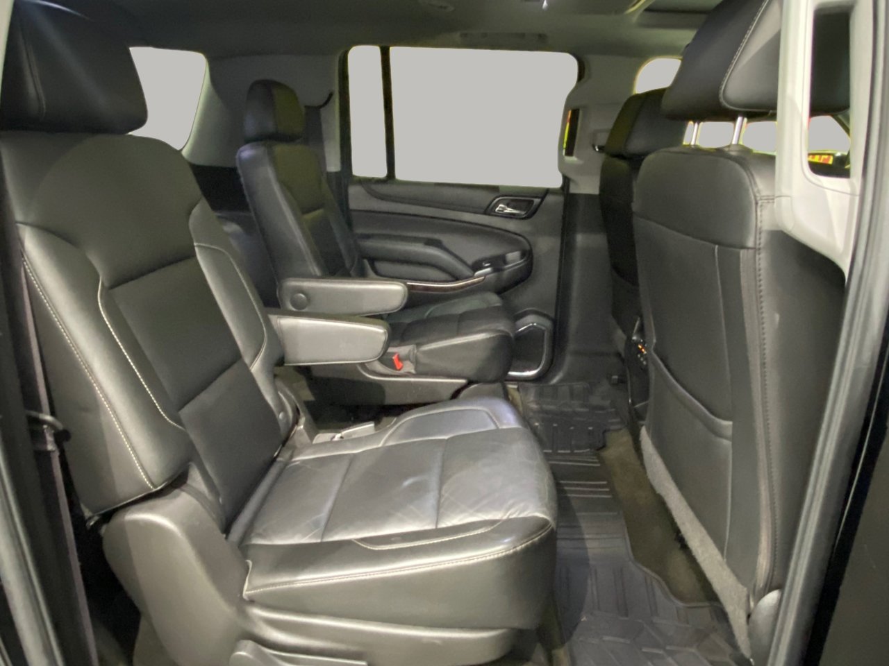 Used 2017 Chevrolet Suburban LT image 13