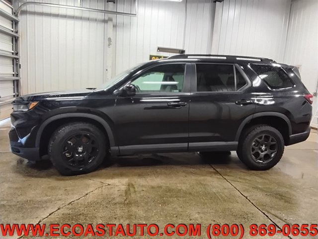 Used 2025 Honda Pilot TrailSport image 5