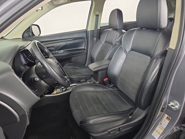 Used 2019 Mitsubishi Outlander SE image 16