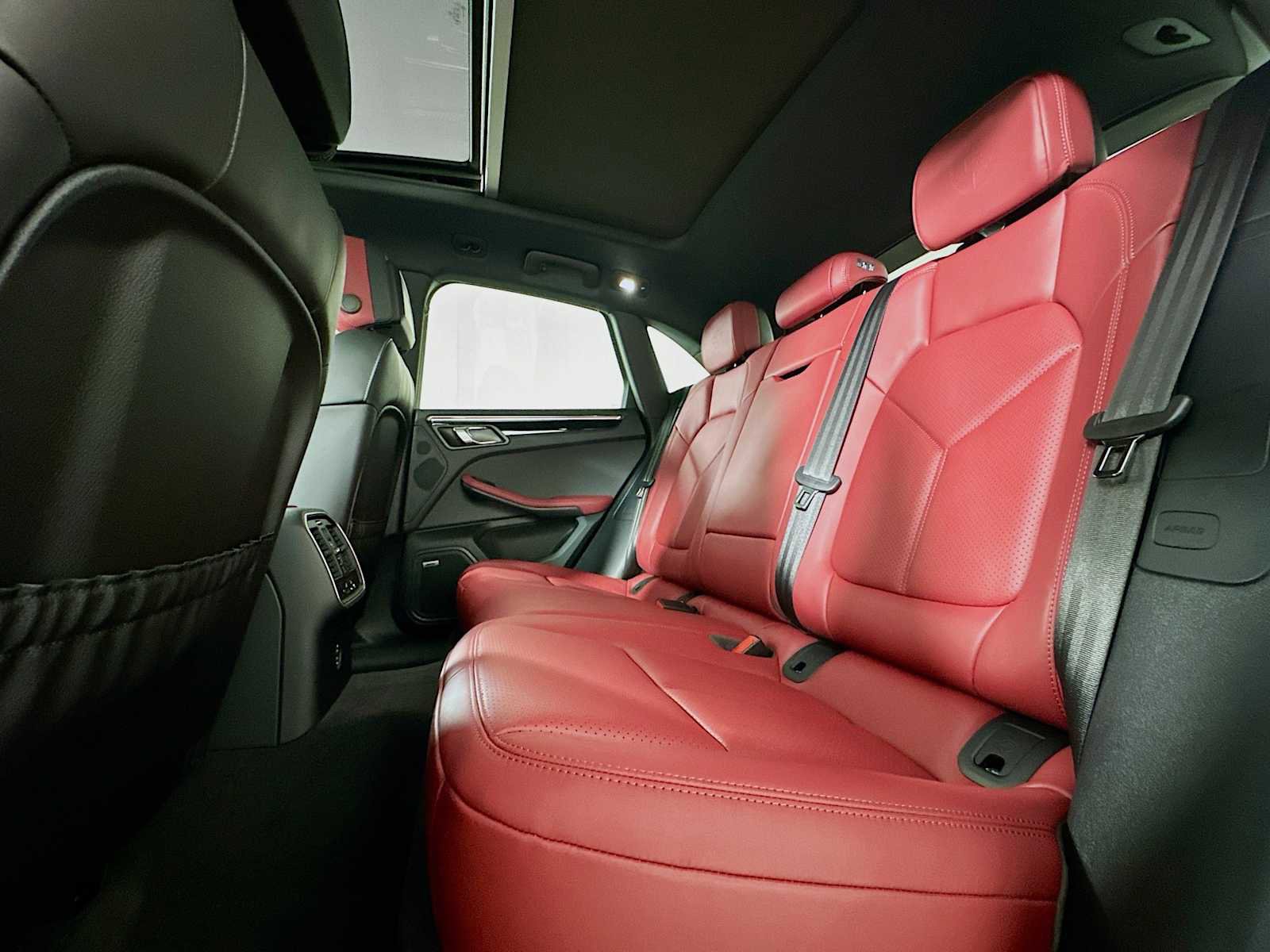 New 2026 Porsche Macan Turbo image 23