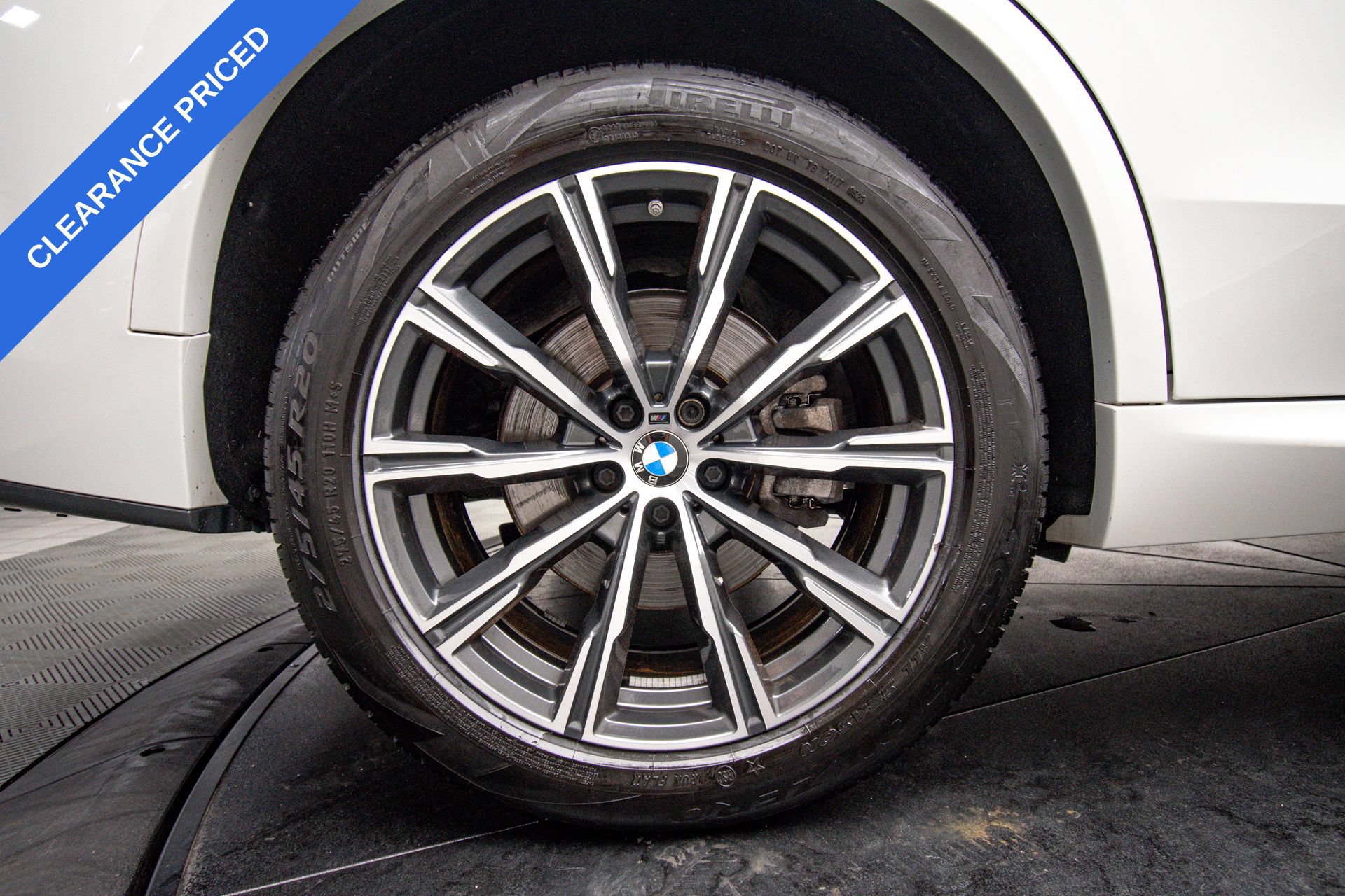 Used 2024 BMW X5 xDrive40i w/ M Sport Package AWD/4WD image 33