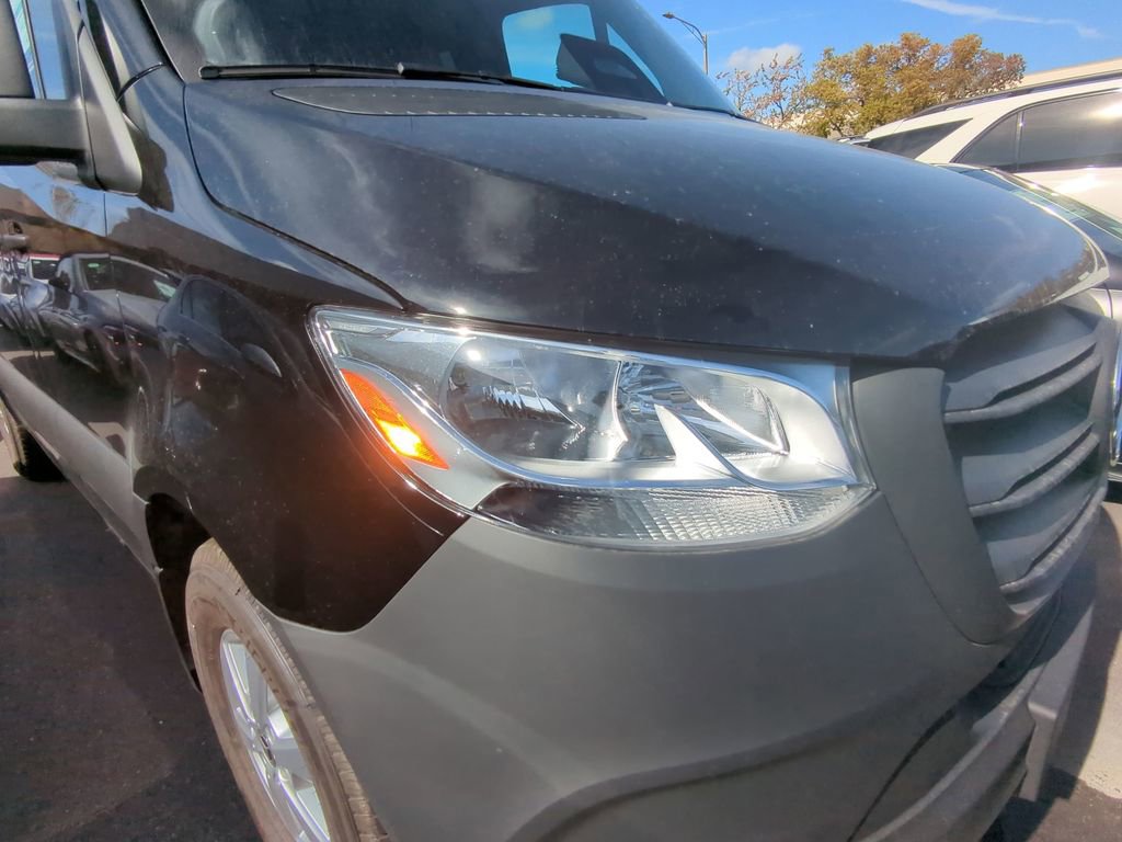 Used 2025 Mercedes-Benz Sprinter 2500 image 21