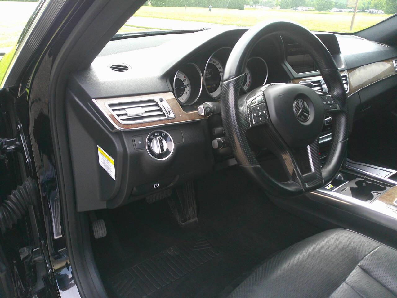 Used 2014 Mercedes-Benz E 550 4MATIC Sedan w/ Premium 1 Package image 10