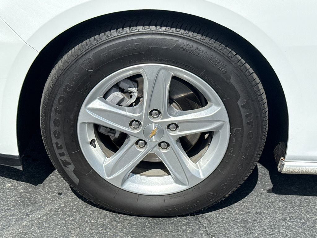Used 2022 Chevrolet Malibu LS FWD image 5