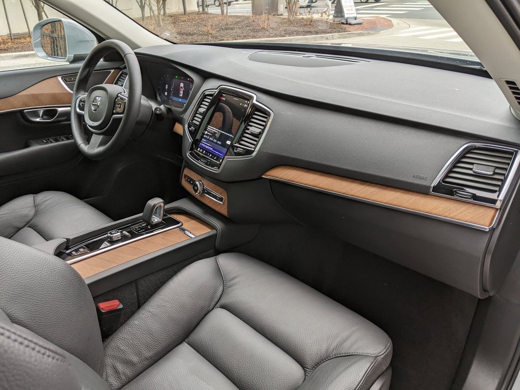 Certified 2024 Volvo XC90 T8 Plus w/ Protection Package Premier image 21