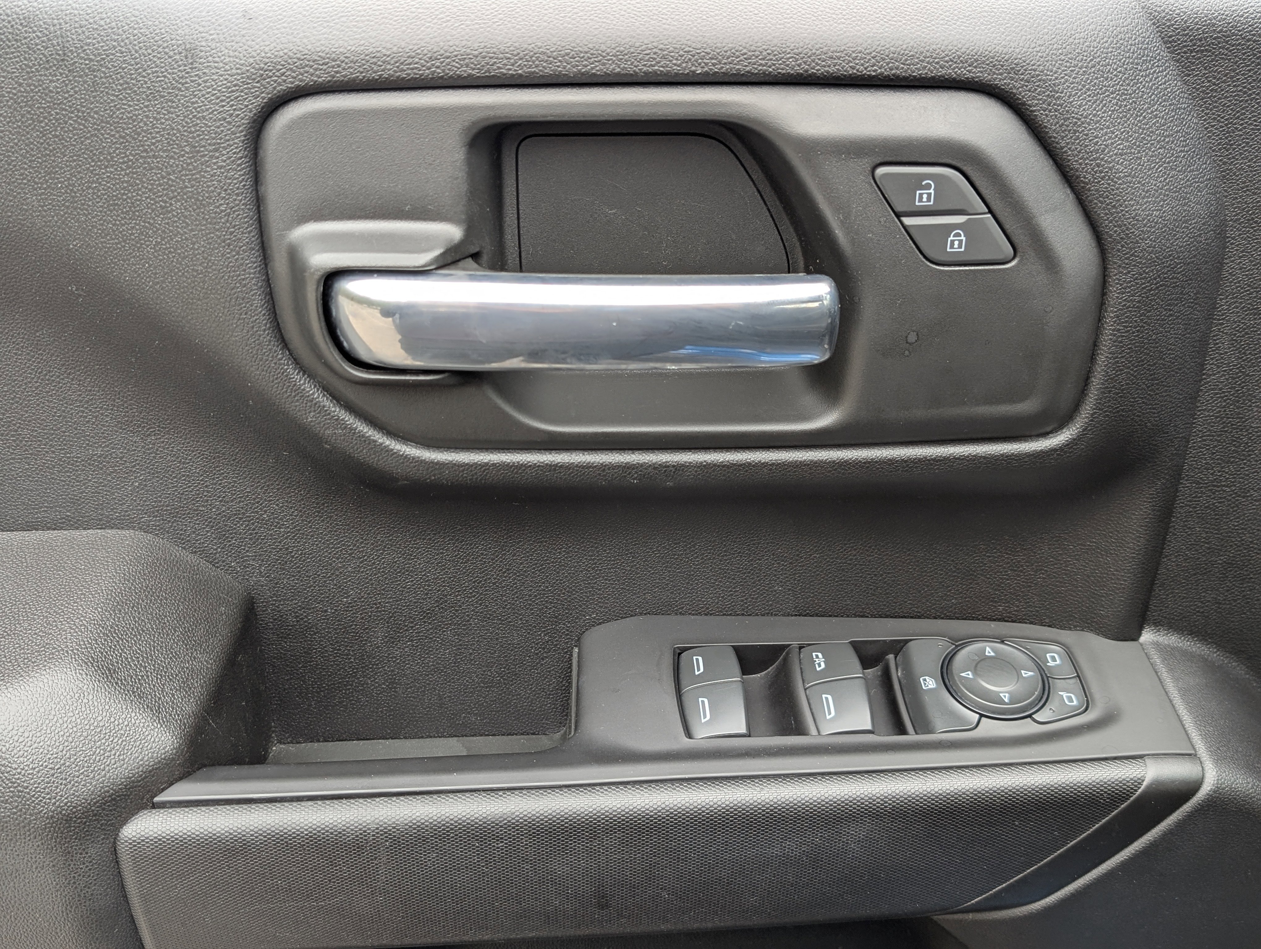 Used 2022 Chevrolet Silverado 1500 Custom image 15