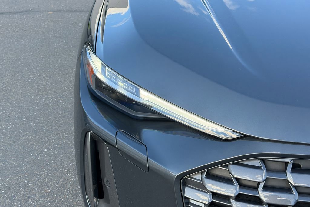 Used 2025 Audi Q5 Premium Plus w/ Premium Plus image 5