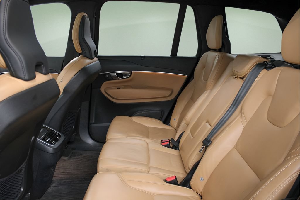 Certified 2023 Volvo XC90 B6 Ultimate w/ Protection Package Premier AWD/4WD image 24