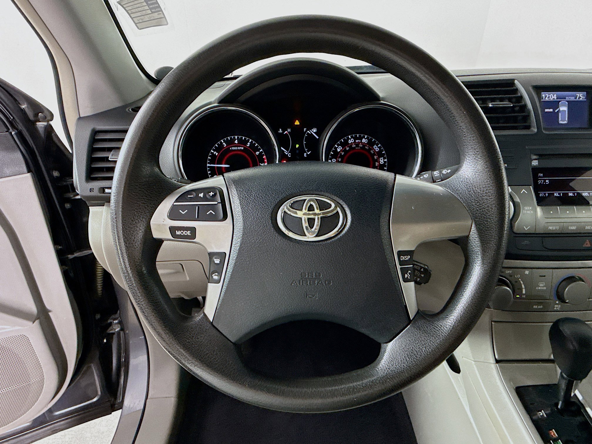 Used 2011 Toyota Highlander 4WD w/ Tech Pkg image 11