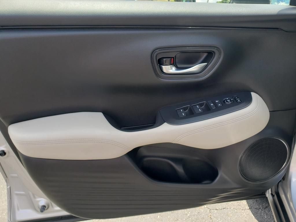 Used 2023 Honda HR-V LX image 15