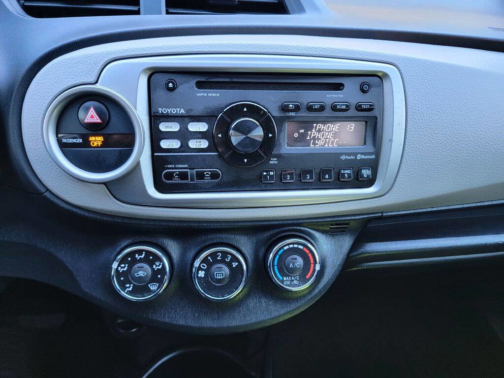 Used 2014 Toyota Yaris L image 24