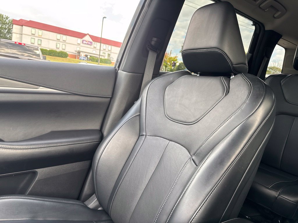 Used 2023 INFINITI QX60 Luxe w/ Cargo Package AWD/4WD image 23