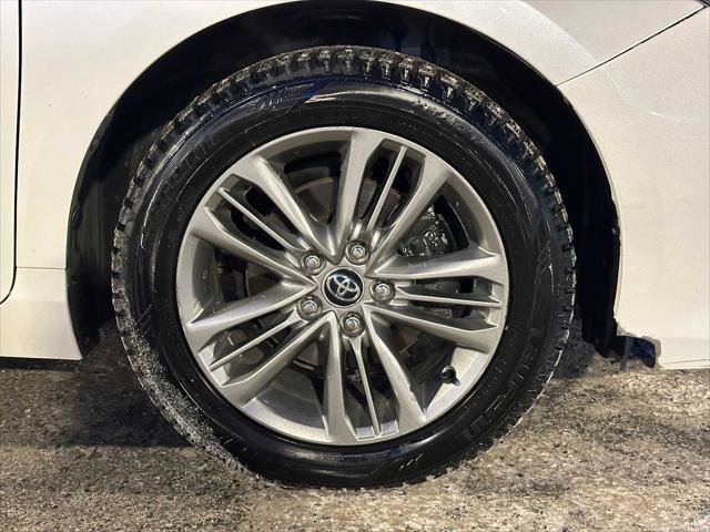 Used 2015 Toyota Camry SE image 9