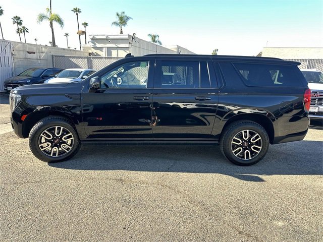 Used 2023 GMC Yukon XL AT4 w/ AT4 Premium Package image 7