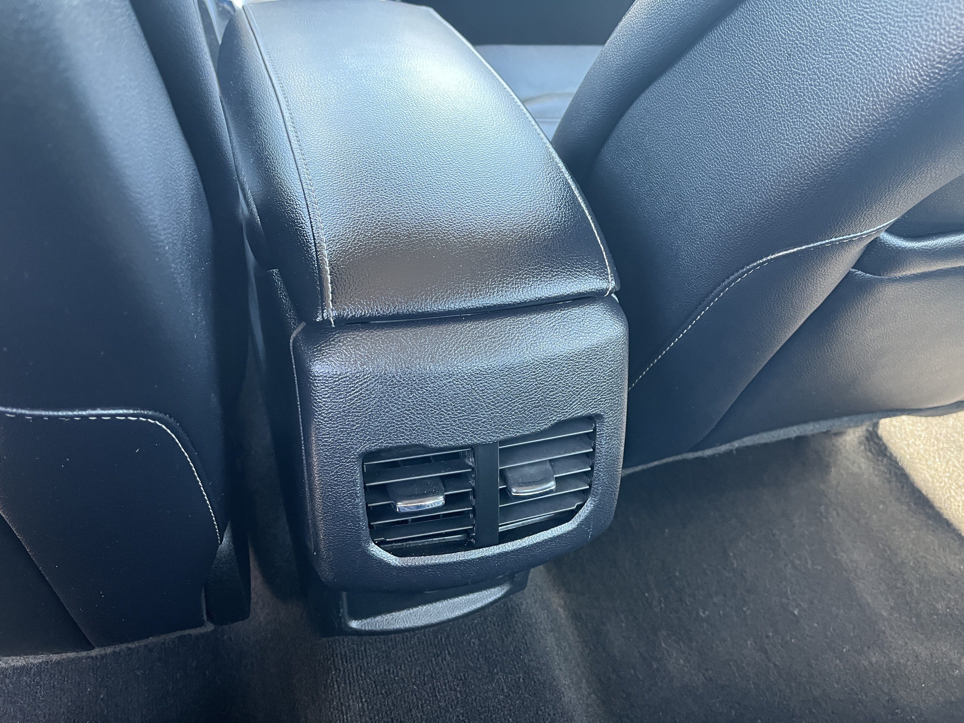Used 2019 Ford Fusion SEL FWD image 32