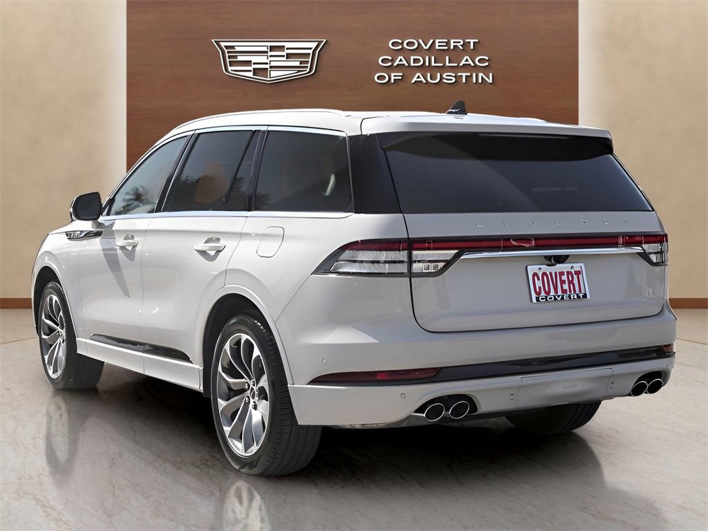 Used 2023 Lincoln Aviator Grand Touring w/ Elements Package Plus image 3