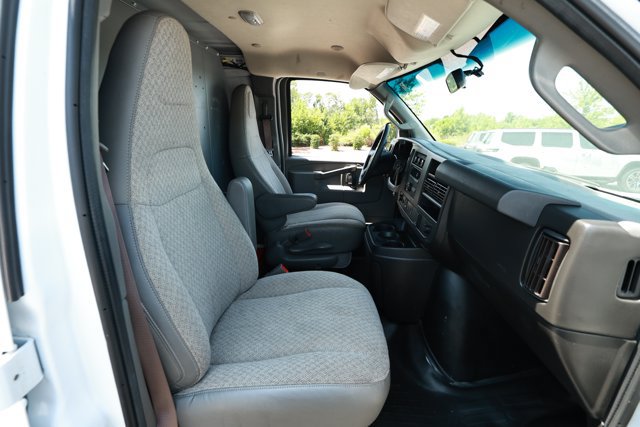 Used 2021 Chevrolet Express 2500 RWD image 24