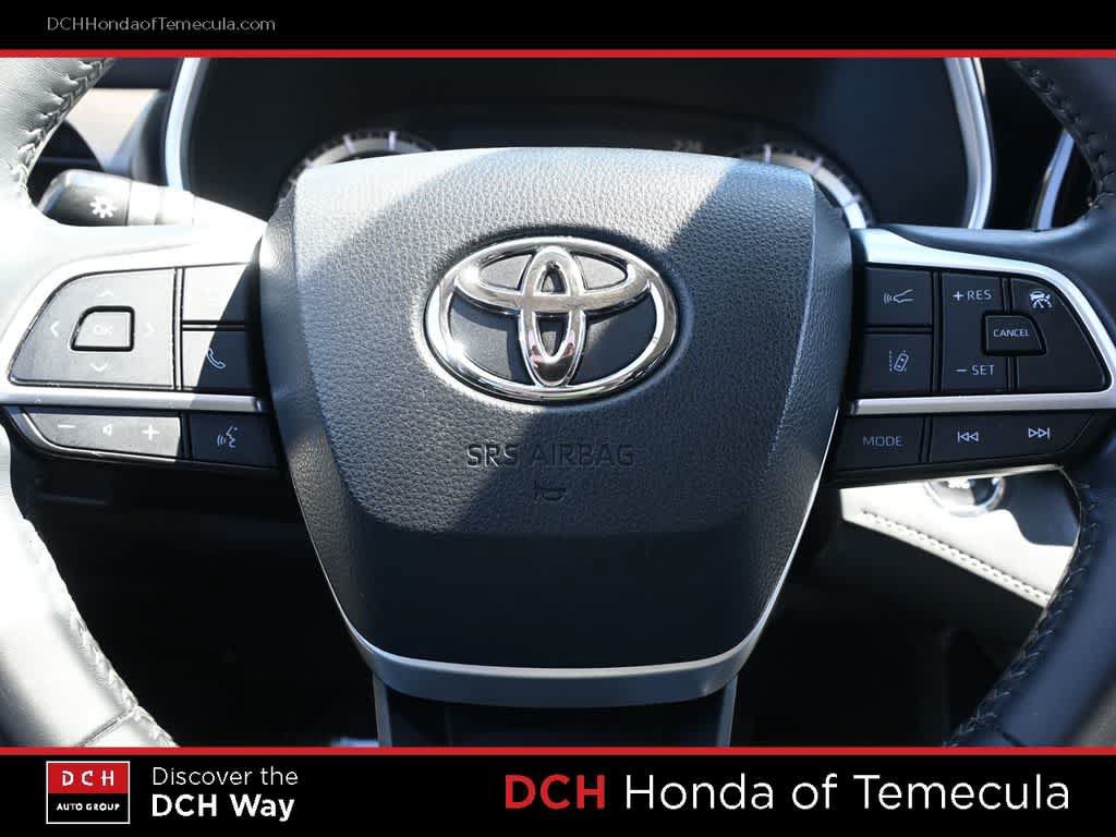 Used 2022 Toyota Highlander XLE FWD image 9