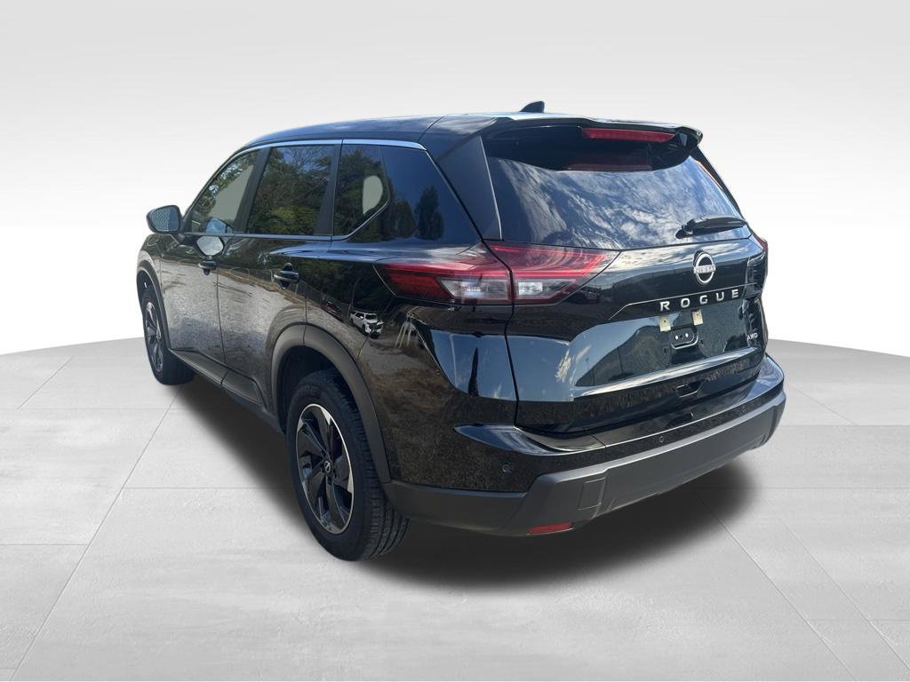 Used 2025 Nissan Rogue SV AWD/4WD image 6