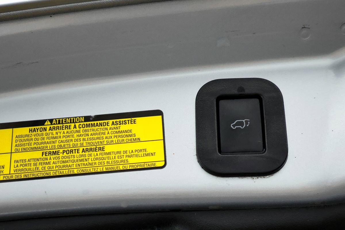 Used 2015 Toyota Venza XLE w/ XLE Premium Package image 16