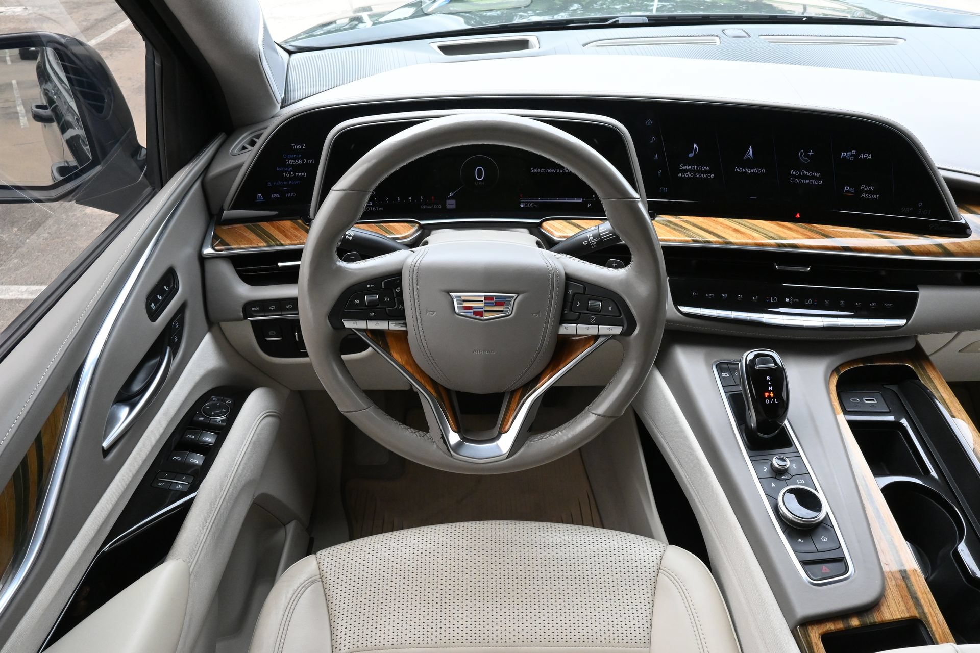 Used 2021 Cadillac Escalade Sport Platinum RWD image 10