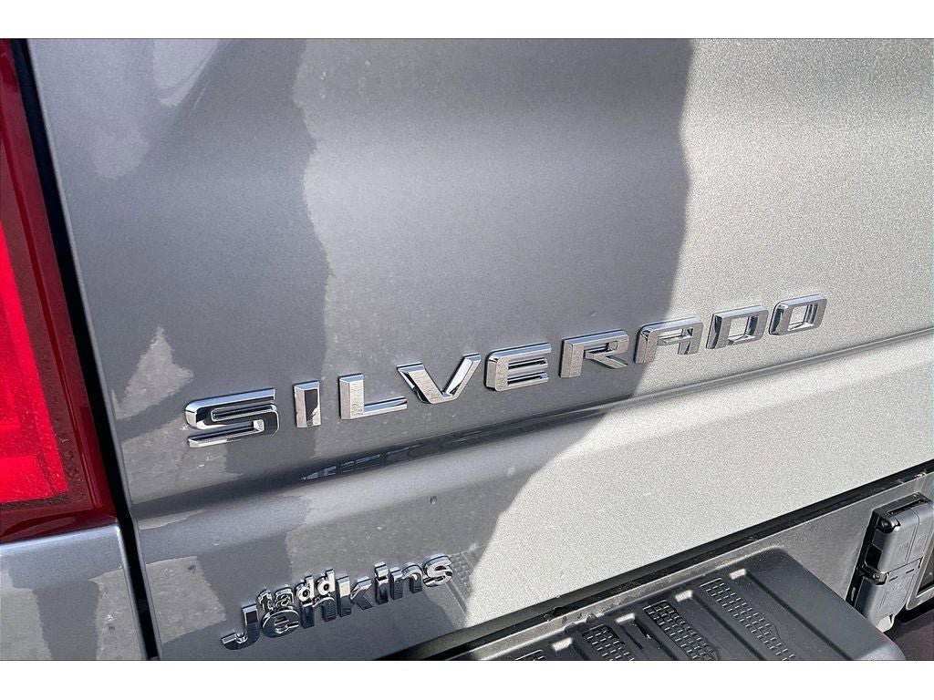 Used 2024 Chevrolet Silverado 1500 High Country w/ Technology Package AWD/4WD image 32