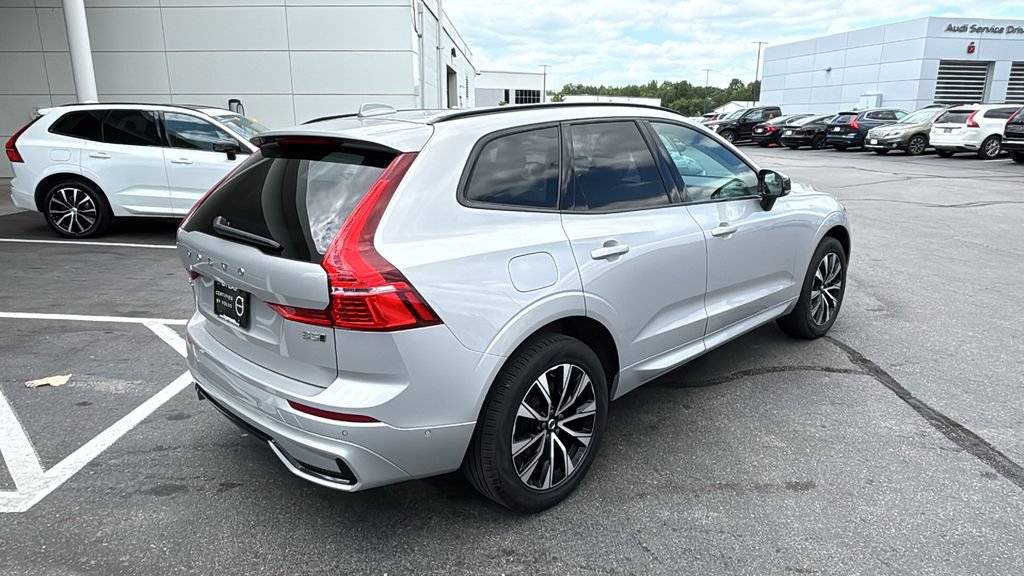 Certified 2024 Volvo XC60 B5 Plus w/ Climate Package AWD/4WD image 28