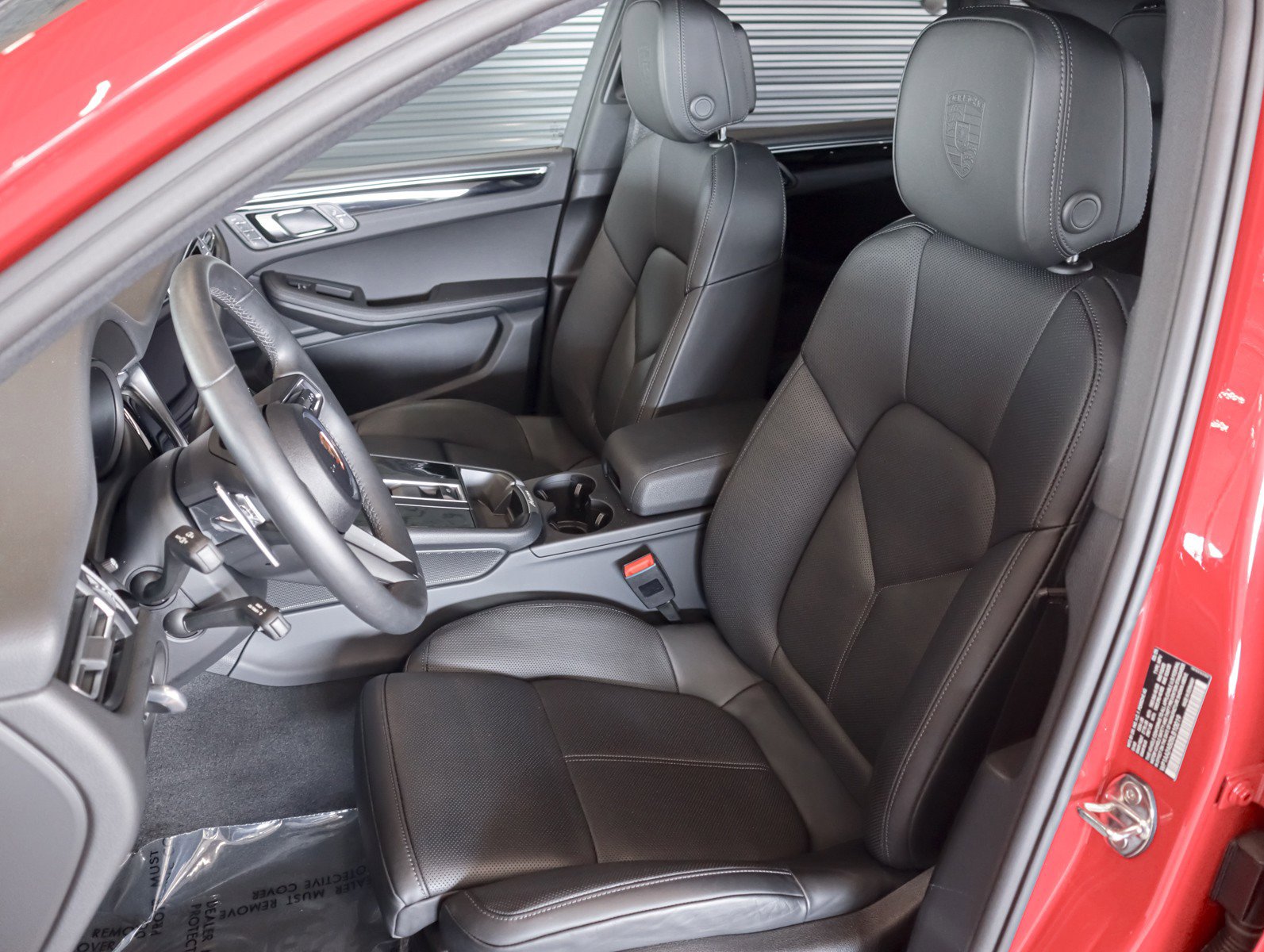 Used 2025 Porsche Macan image 5