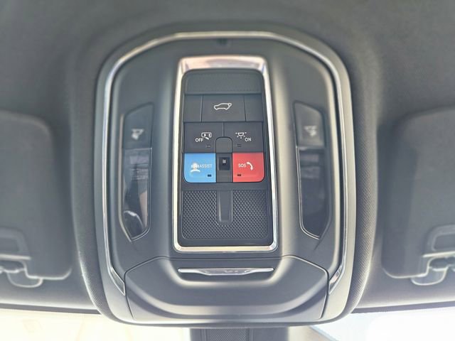 Used 2025 Jeep Grand Cherokee Altitude AWD/4WD image 25