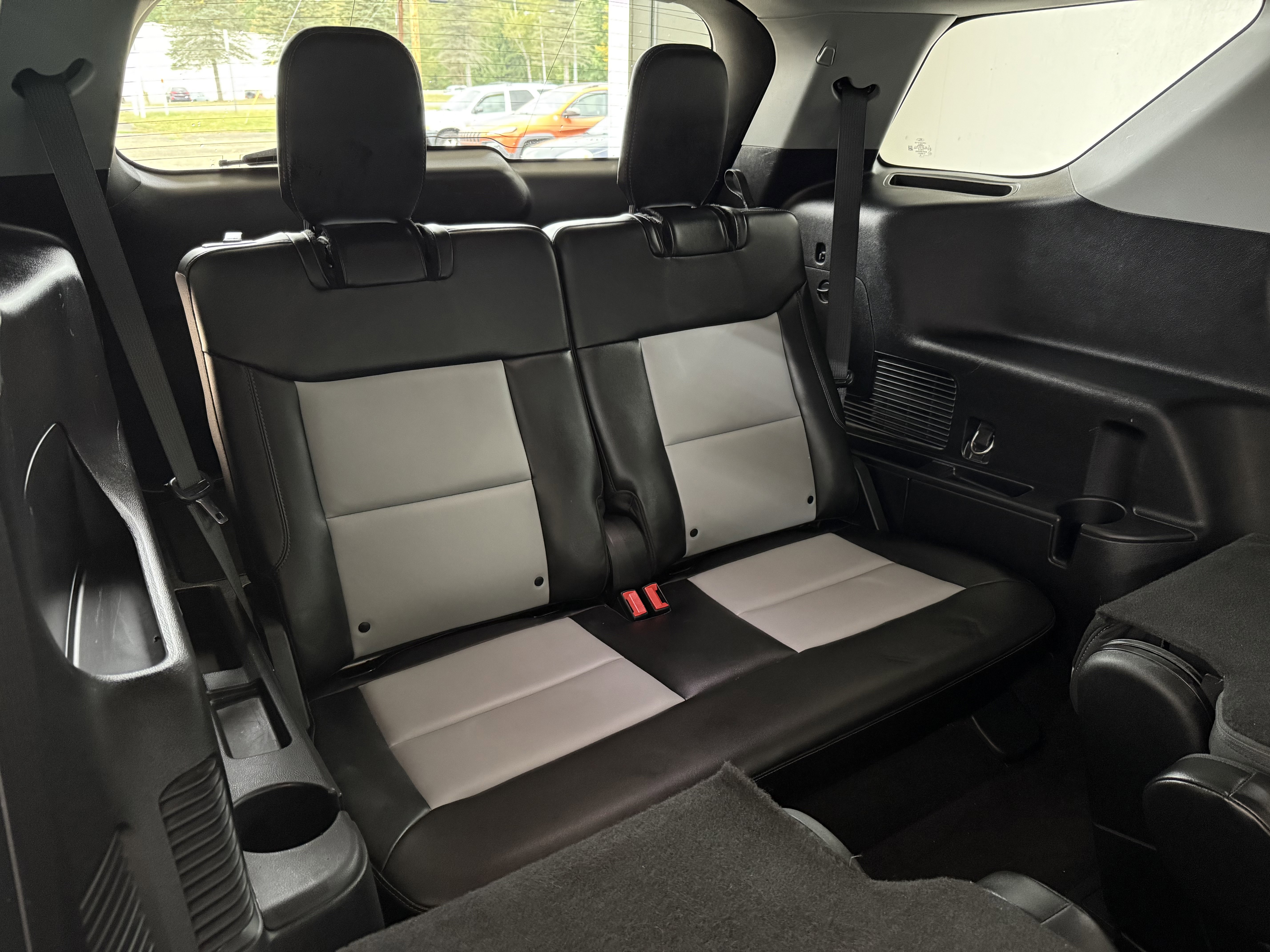 Used 2022 Ford Explorer XLT w/ Equipment Group 202A image 50