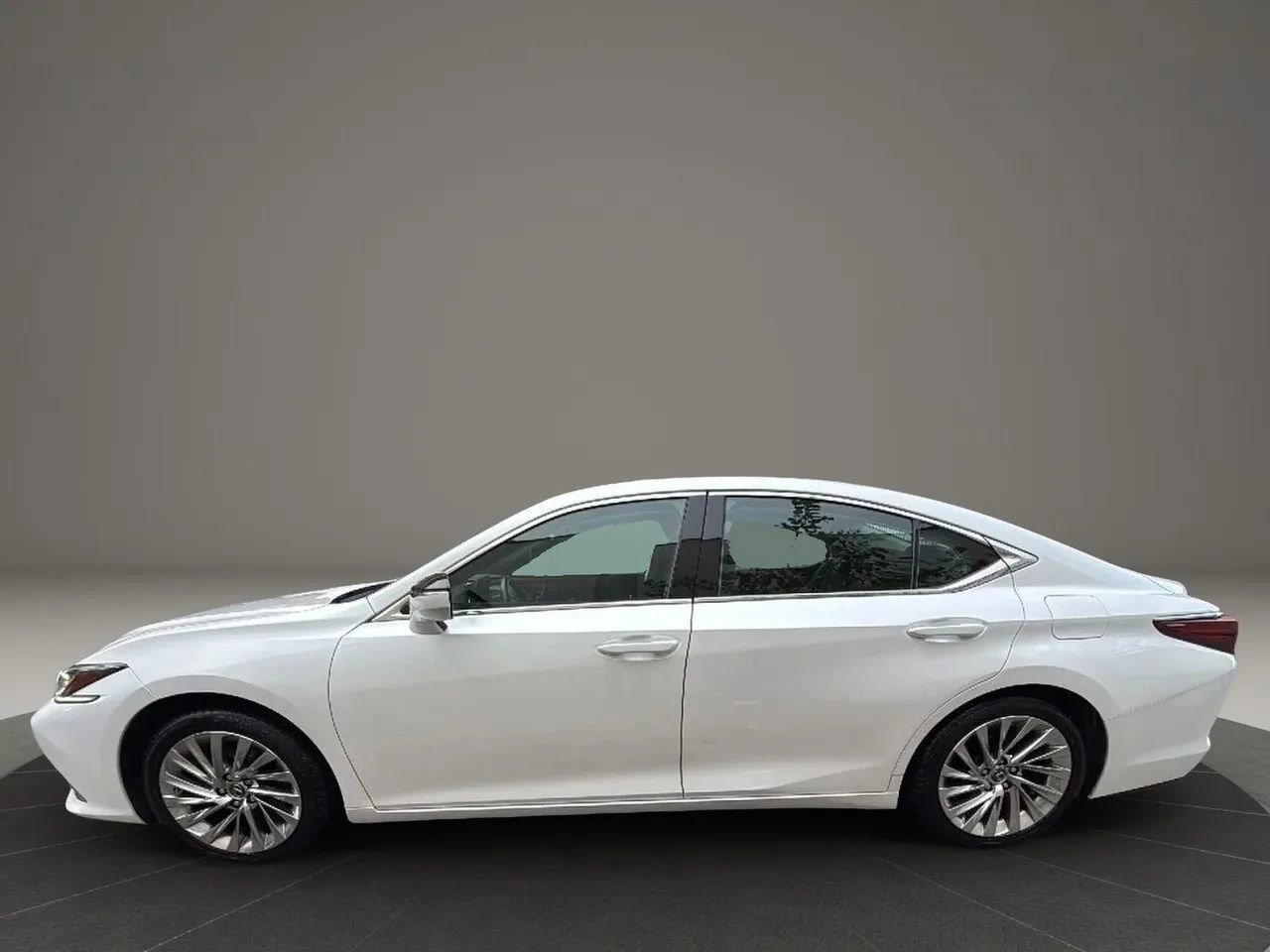 Used 2019 Lexus ES 350 image 8