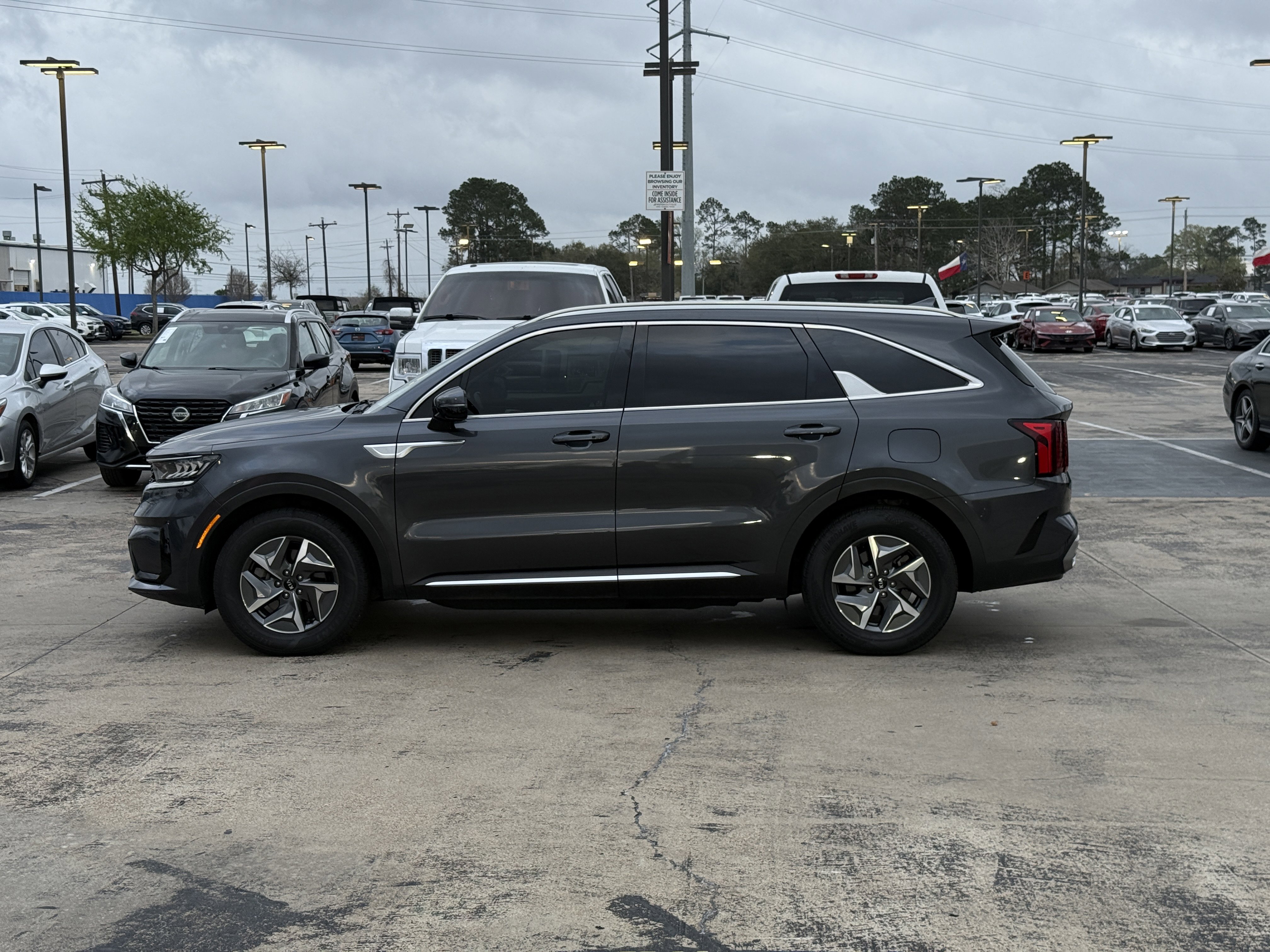 Used 2021 Kia Sorento EX FWD image 11