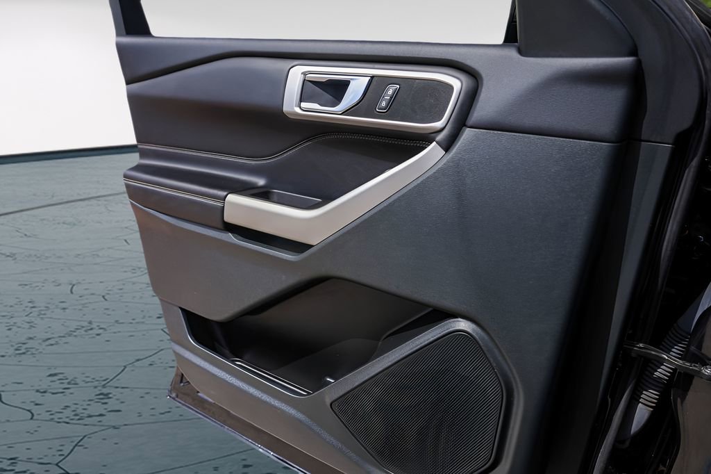 Used 2023 Ford Explorer XLT w/ Equipment Group 202A image 25