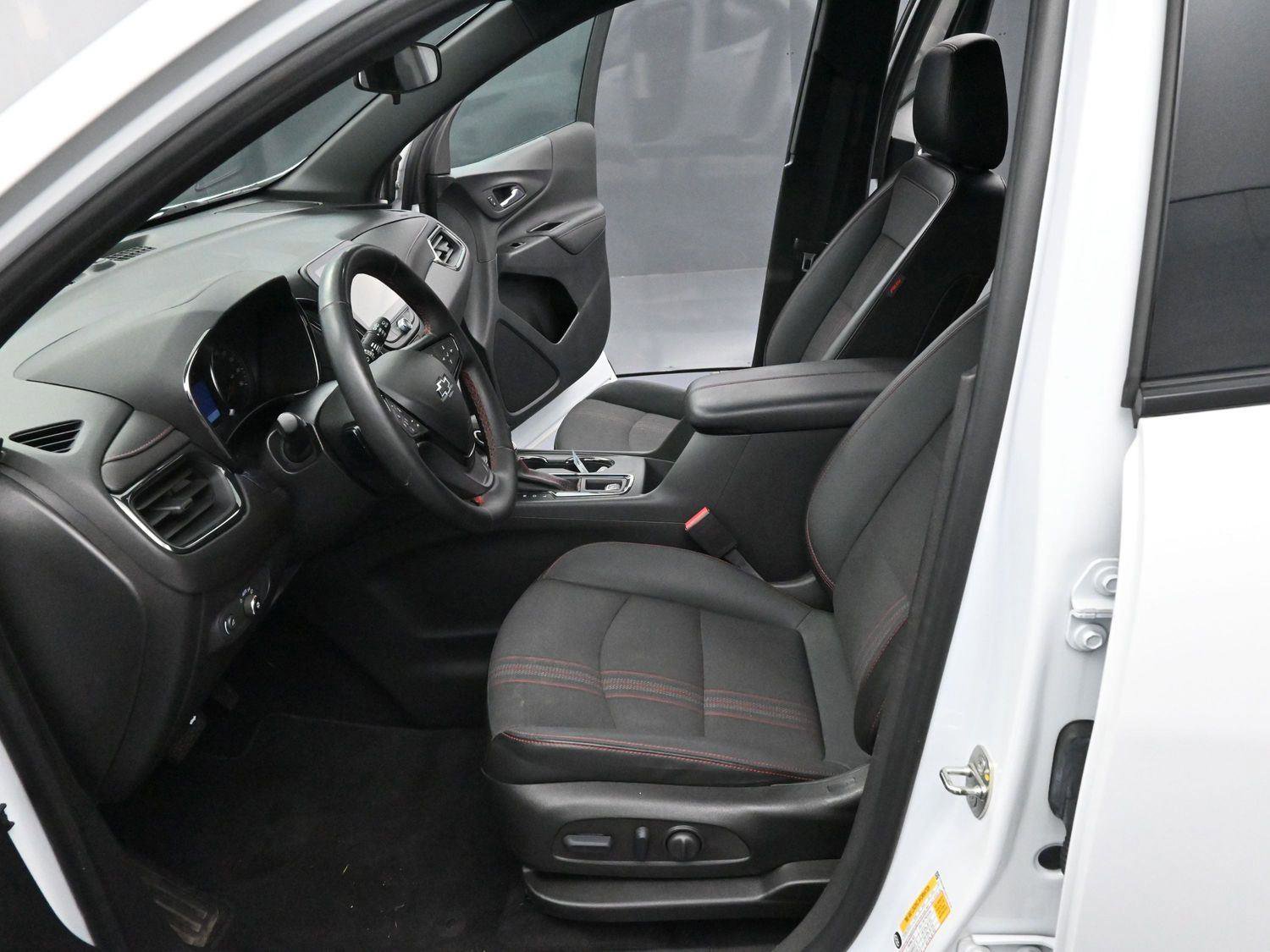 Used 2023 Chevrolet Equinox RS image 13