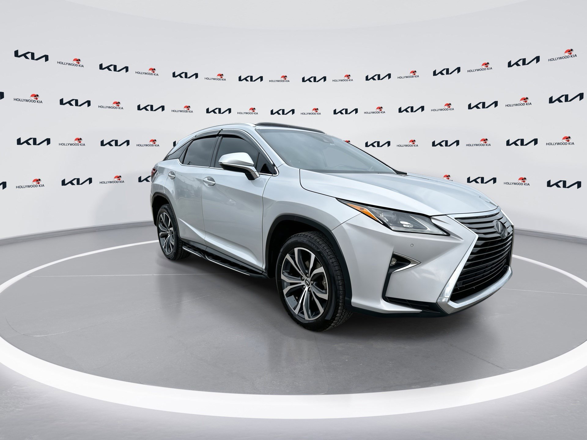 Used 2019 Lexus RX 350 FWD w/ Navigation Package image 2