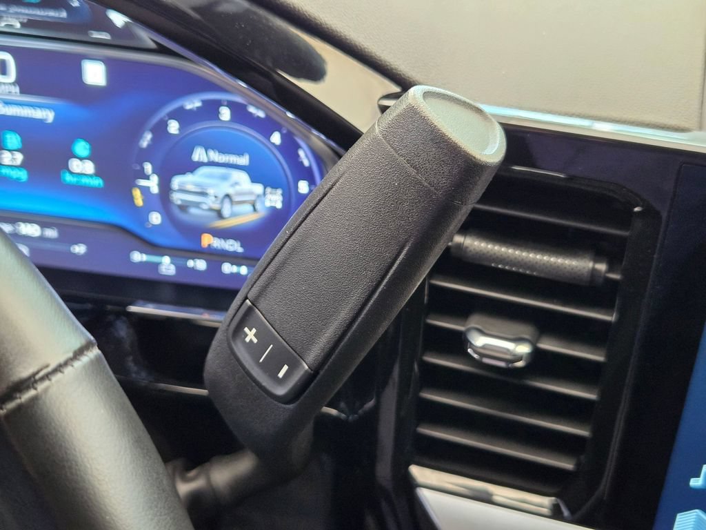 Used 2023 Chevrolet Silverado 1500 LT AWD/4WD image 18