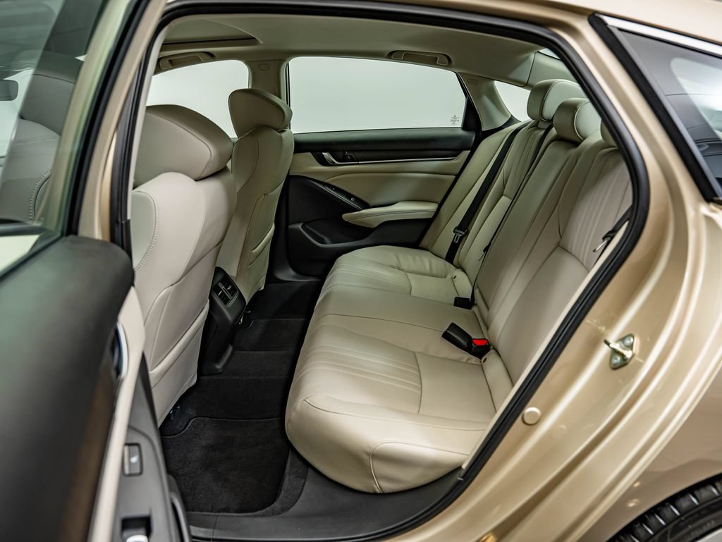 Used 2018 Honda Accord Touring image 33