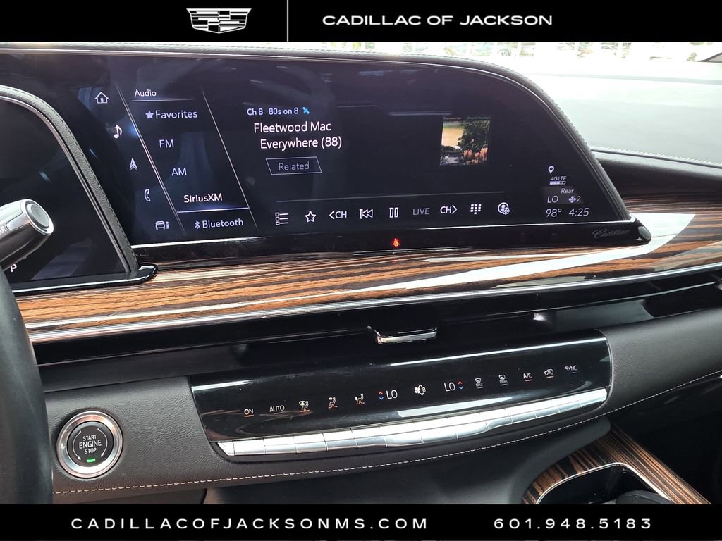 Used 2024 Cadillac Escalade ESV Luxury AWD/4WD image 11