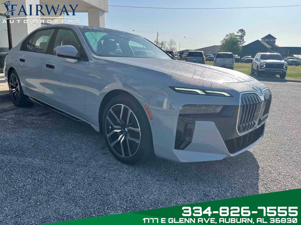 Used 2024 BMW 740i xDrive AWD/4WD image 4