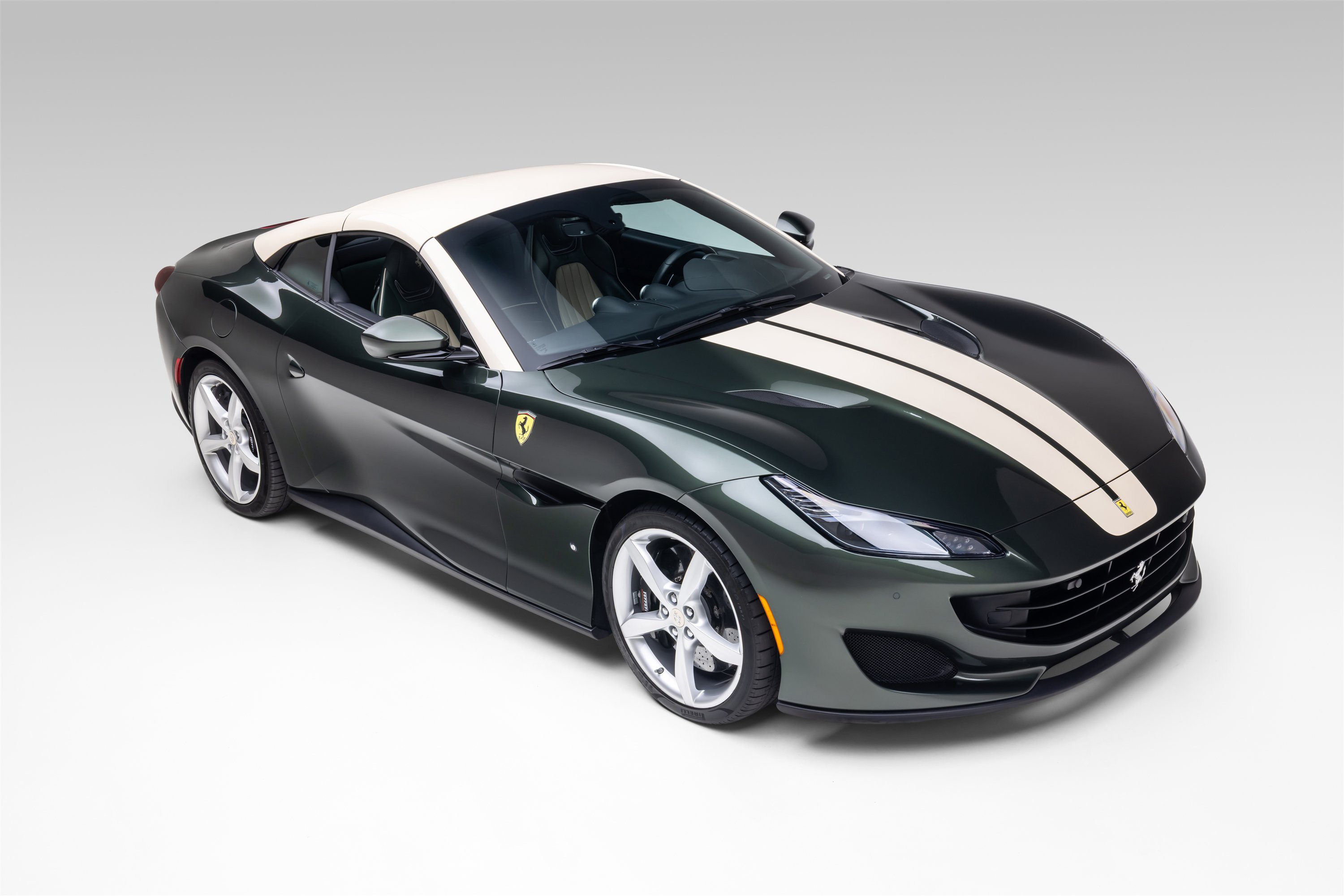 Certified 2019 Ferrari Portofino RWD image 15