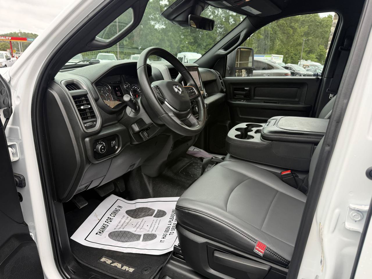 Used 2025 RAM 3500 Tradesman w/ Chrome Appearance Group AWD/4WD image 8