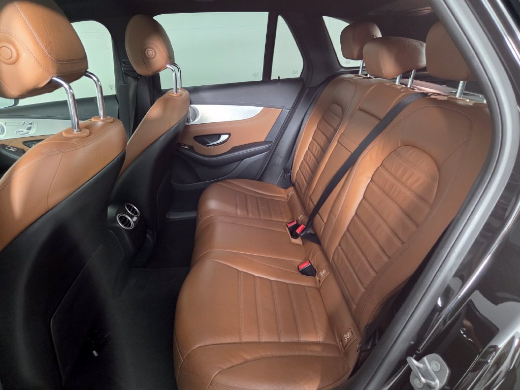 Used 2019 Mercedes-Benz GLC 43 AMG 4MATIC image 22