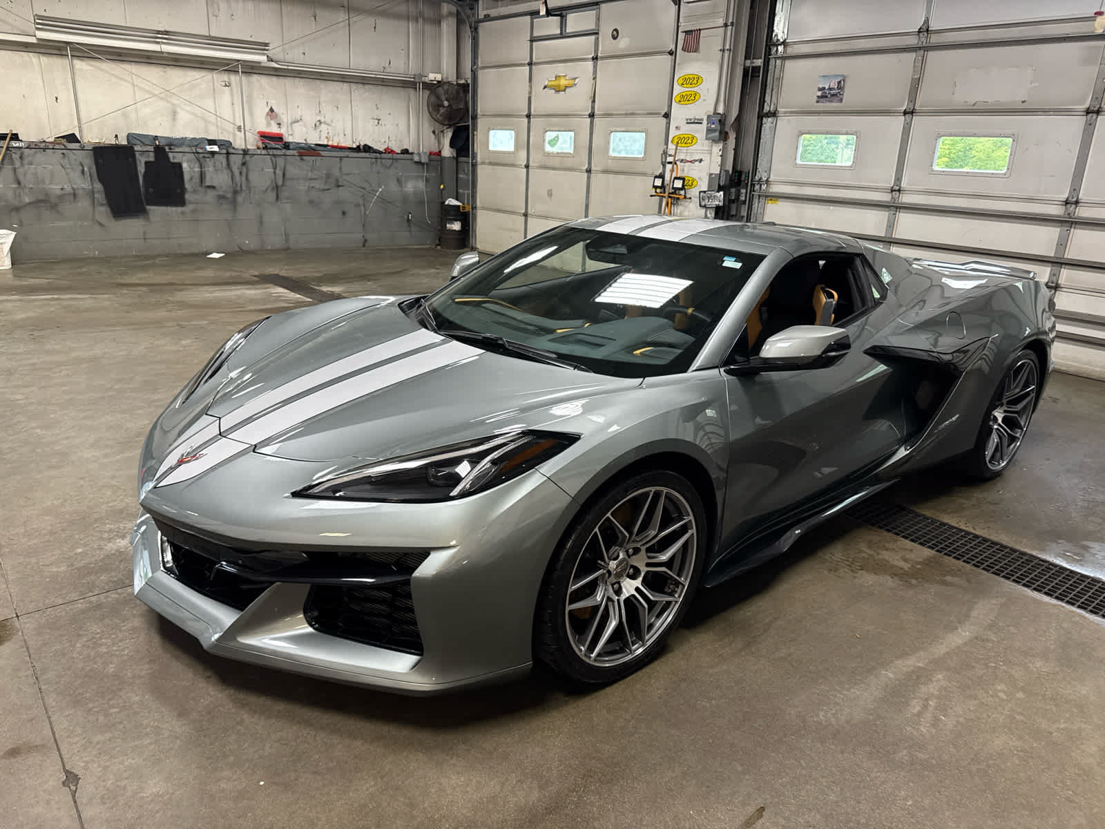 Used 2024 Chevrolet Corvette Z06 w/ Chrome Exterior Badge Package RWD image 4