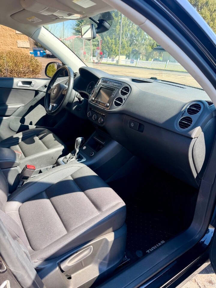 Used 2017 Volkswagen Tiguan S image 13