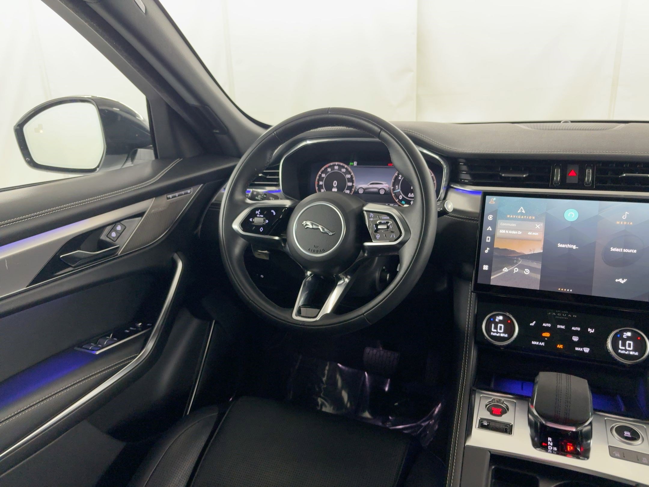 Used 2024 Jaguar F-PACE R-Dynamic S image 28