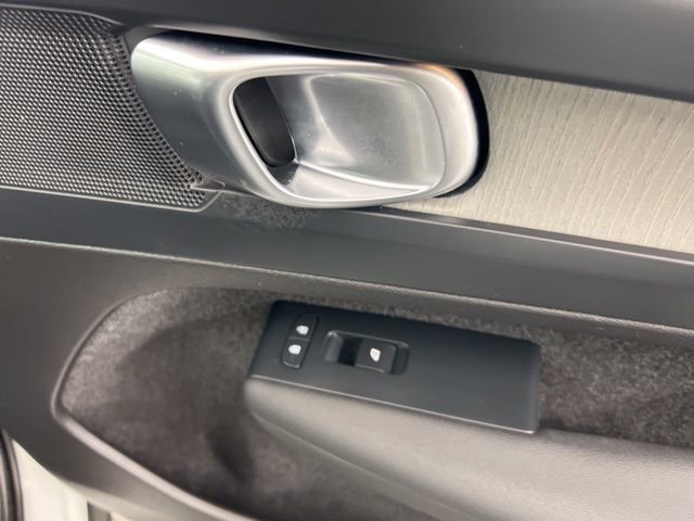 Used 2023 Volvo XC40 B5 Plus w/ Driver Assist Package image 25