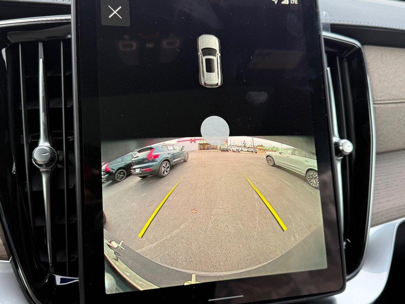 New 2026 Volvo XC90 B6 Core w/ Protection Package image 16