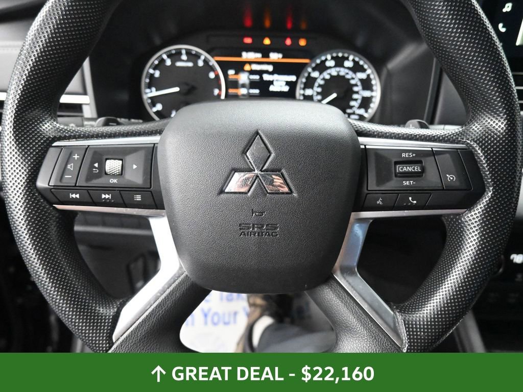 Used 2025 Mitsubishi Outlander ES image 36